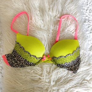 Never worn Victoria’s Secret Very Sexy Push-up